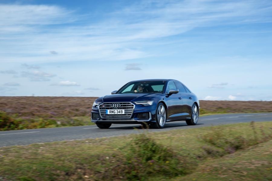  Audi S6 Sedan TDI (C8) 2019 года  (UK) (фото 24 из 40)
